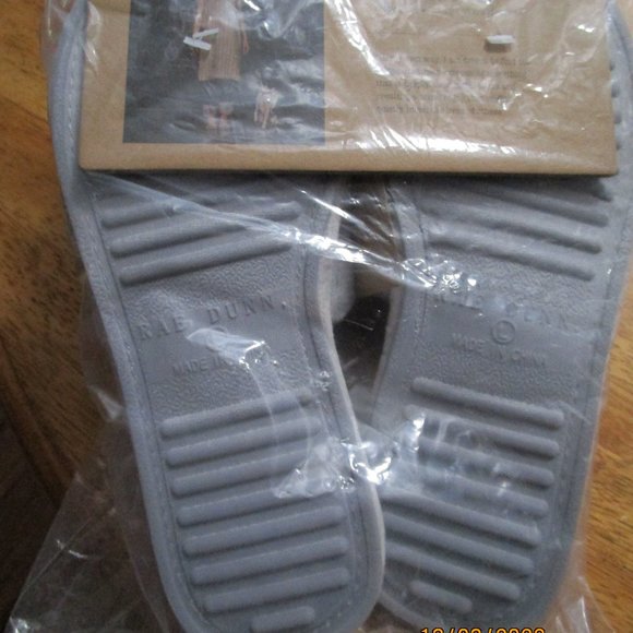 New Rae Dunn BE KIND Womens Gray Slide Slippers - Picture 16 of 16